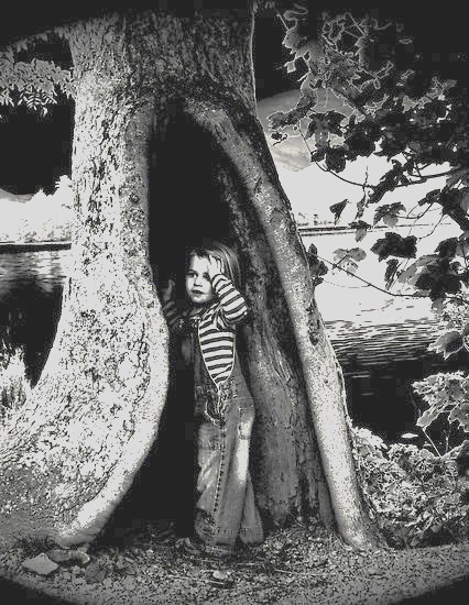 230936-14-hide-and-seek-and-love